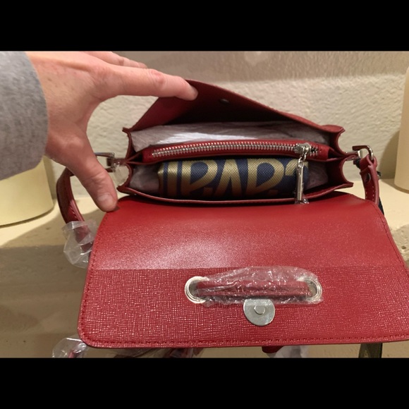 A dark red Robert Cavalli handbag - Picture 2 of 7